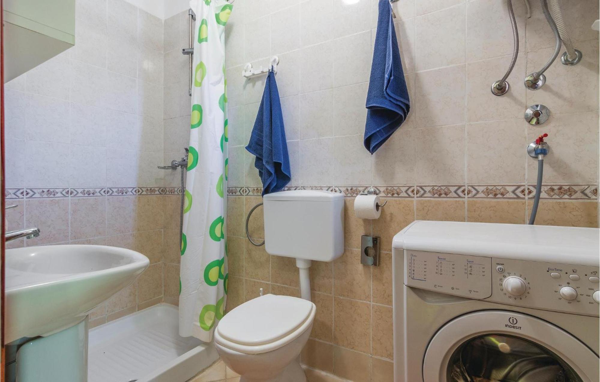 Pet Friendly Apartment In Porec With Wifi 외부 사진