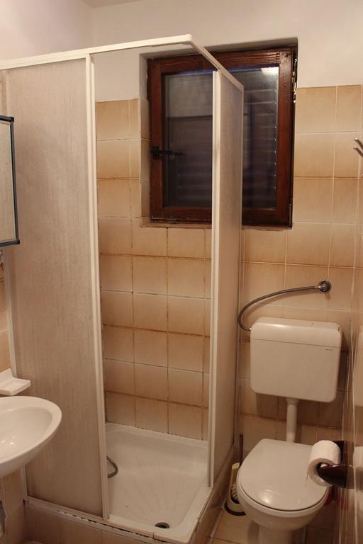 Pet Friendly Apartment In Porec With Wifi 객실 사진