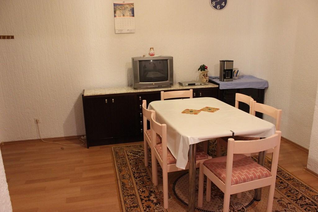 Pet Friendly Apartment In Porec With Wifi 객실 사진