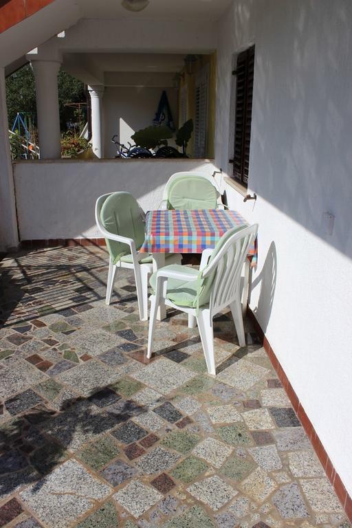 Pet Friendly Apartment In Porec With Wifi 객실 사진