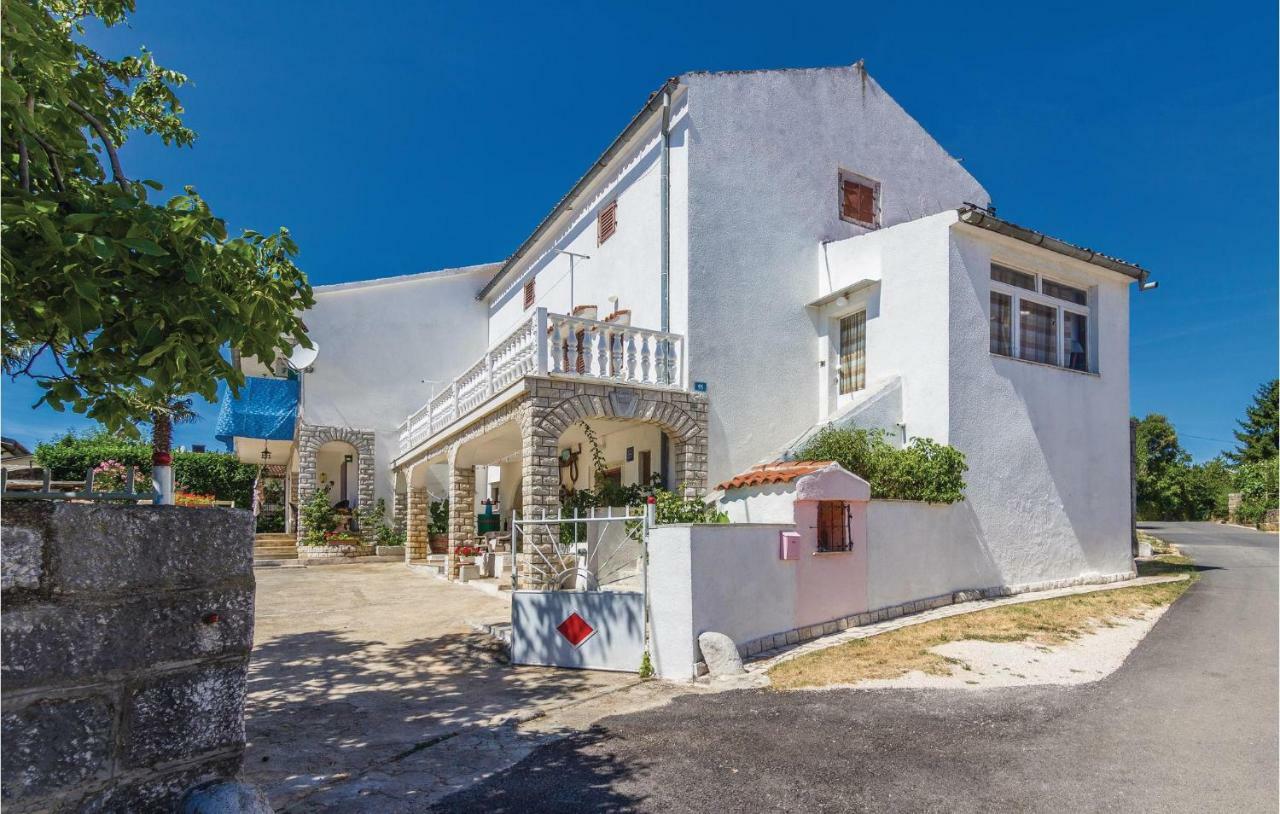 Pet Friendly Apartment In Porec With Wifi 외부 사진